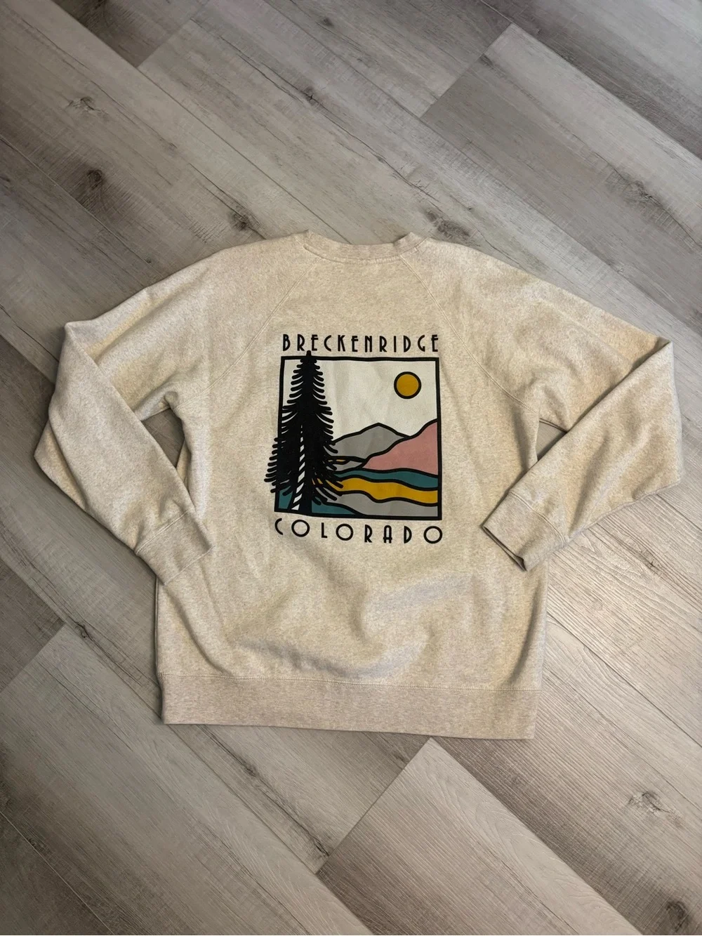 Breckenridge Colorado Beige Graphic Crewneck Sweatshirt